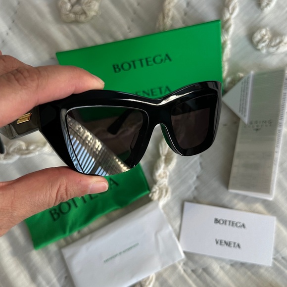 NWT Bottega Veneta Sunglasses! - Picture 8 of 9